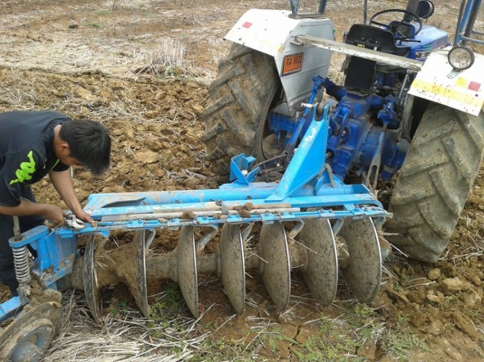 ขายรถไถฟอร์ด 6600 เบื่อคนขับ ขายยกคอก/แลกสิบล้อ