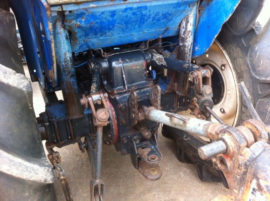 ขายรถไถ Iseki TL2500 รถ 2เพลา พร้อมใบมีดหน้าและผานพรวน รถพร้อมใช้งาน