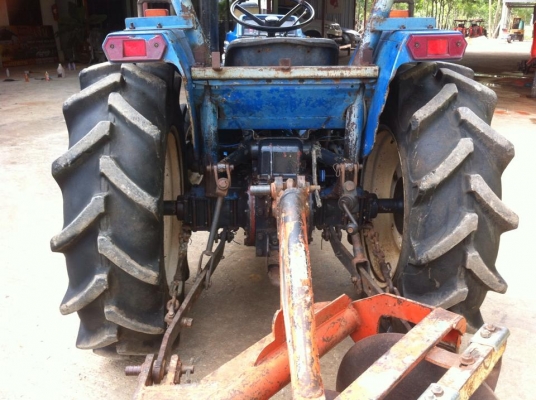 ขายรถไถ Iseki TL2500 รถ 2เพลา พร้อมใบมีดหน้าและผานพรวน รถพร้อมใช้งาน