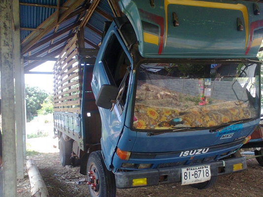 รถอีชูชุnpr115แรง