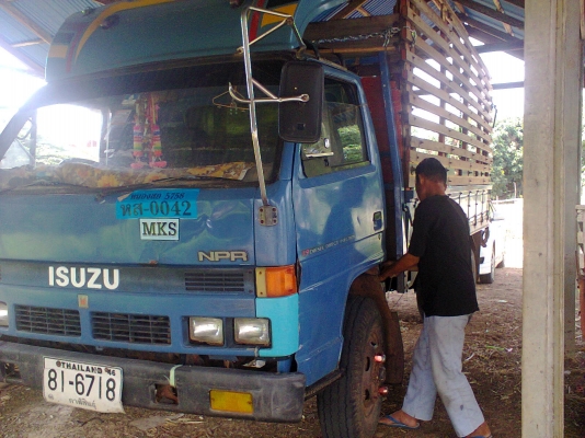 รถอีชูชุnpr115แรง