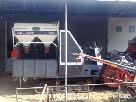 รถเกี่ยวขา้วคูโบต้าดีชี60