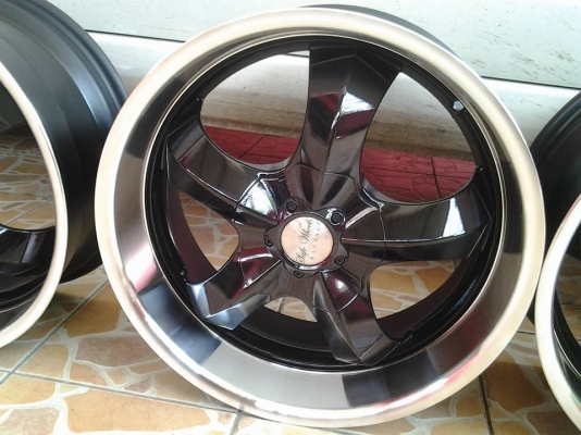 ขอบ 17*7.5 / 4*100 off40 ทำสี ปัดเงาใหม่วิ้ง ๆ ขายพร้อมส่ง 6800 สนใจ 085 0227371