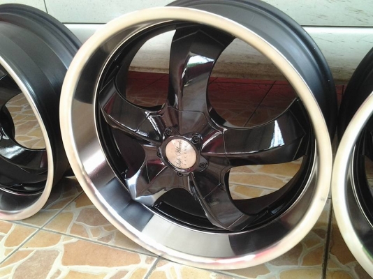 ขอบ 17*7.5 / 4*100 off40 ทำสี ปัดเงาใหม่วิ้ง ๆ ขายพร้อมส่ง 6800 สนใจ 085 0227371