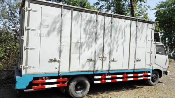 Hino KM779 ตู้แห้ง 10 บาน ปี 36 พร้อม