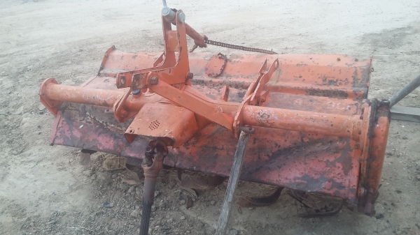 ขอบคุณพี่สุรวุฒิ จากราชบุรีขายตัวโรตารี่ตีดินคูโบต้า (จอบหมุน)กว้าง 1.40ม. สภาพพร้อมใช้งาน สวยๆ