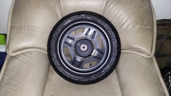 ขายวงล้อ ksr ขอบ 12 คู่ละ 2000 บาท