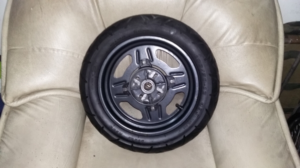 ขายวงล้อ ksr ขอบ 12 คู่ละ 2000 บาท