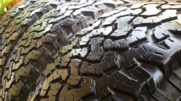 ขายยาง bf all 265/70/16 สวยๆครับ