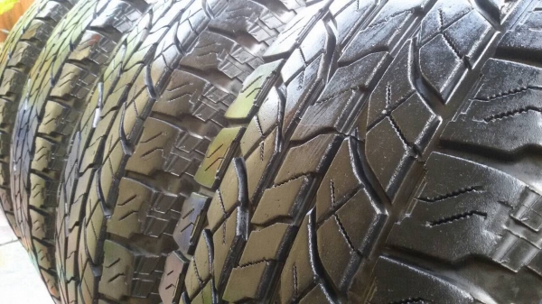 ขายยาง yokohama 265/70/16 สวยๆครับ ขายยาง yokohama 265/70/16 สวยๆครับ