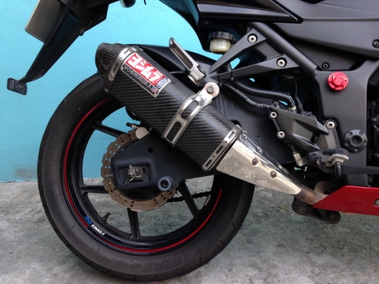 Yoshimura USA แท้ รุ่น TRC Full Carbon ราคา 8,000 บาท