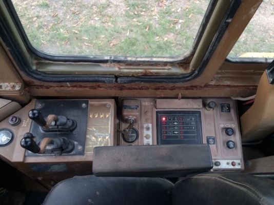 ขายรถตัก CAT-926E สภาพนางฟ้า พร้อมใช้งานราคาไม่แพงสนใจติดต่อ 081-9485494  ตลอด24 ชม.