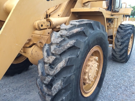 ขายรถตัก CAT-926E สภาพนางฟ้า พร้อมใช้งานราคาไม่แพงสนใจติดต่อ 081-9485494  ตลอด24 ชม.