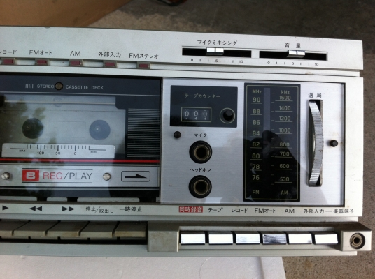 เครื่องเล่นแผ่นเสียง เทป2ช่อง และวิทยุ COLUMBIA  ใช้ไฟ 100 V.