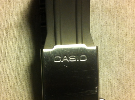 นาฬิกาข้อมือ CASIO หน้าปัดสีดำ ตัวเลขสีขาว มีบอกวันที่ กันน้ำลึก 50 ม.