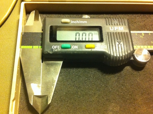 เวอร์เนียดิจิตอล UPM ขนาด 6 นิ้ว ปากสนิทวัดได้ทั้ง มิล และ นิ้ว