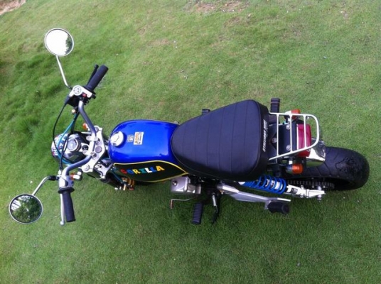 กอลิล่า ชุดแต่งแน่นๆ