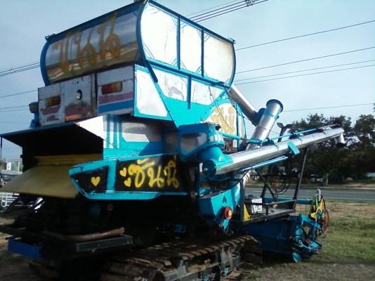 ขายรถเกี่ยวข้าวเกษตรพัฒนา รุ่นปลดหนี้ อุ้ม 2.5 ตัน