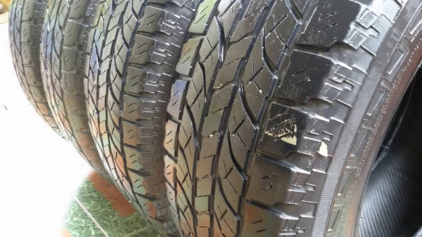 ขายยาง yokohama at 245/70/16 สวยๆครับ ขายยาง yokohama at 245/70/16 สวยๆครับ