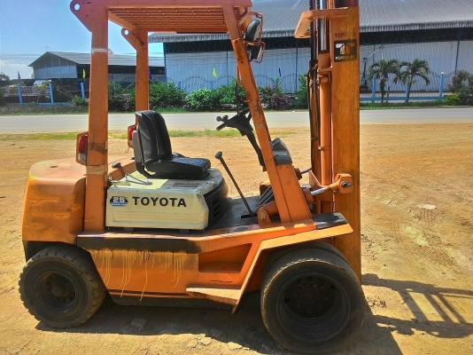 แสงฟ้าเต้นรถ///ขายรถฟอร์คลิฟต์ โตโยต้า 4FG25 เก่าญี่ปุ่น ราคาพิเศษ