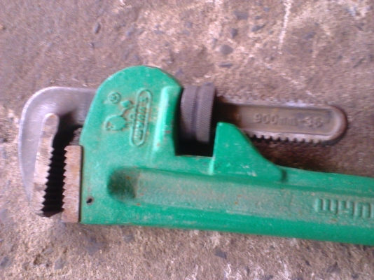 ประแจเลื่อนคอม้า 36 นิ้ว  USA