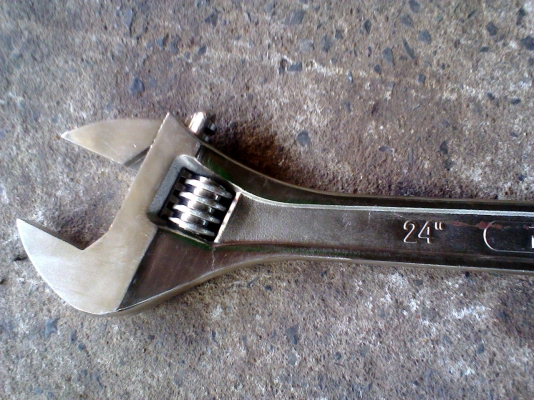 ประแจเลือน  24  นิ้ว