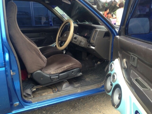 นิสสันเครื่องz16LPGแอร์เย็น  เครื่องเสียงกระหึ่ม สนใจโทร ปุ้ย0818158886