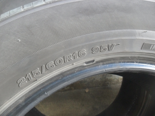 ยาง BRIDGESTONE 215/60R16ปี12 สวยๆ 4 เส้น ราคา 2300 บาท