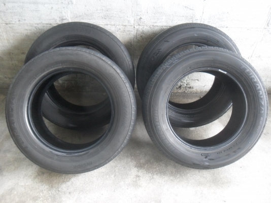 ยาง BRIDGESTONE 215/60R16ปี12 สวยๆ 4 เส้น ราคา 2300 บาท