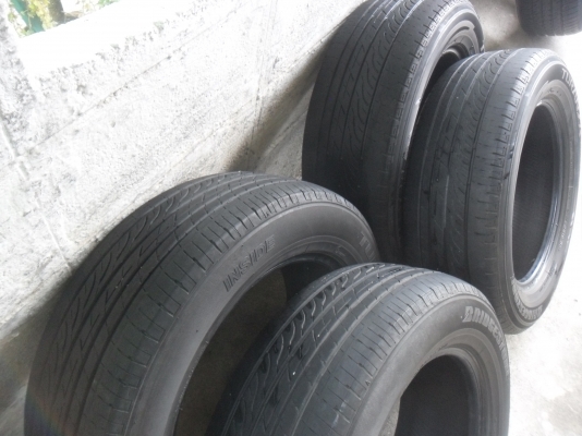 ยาง BRIDGESTONE 215/60R16ปี12 สวยๆ 4 เส้น ราคา 2300 บาท