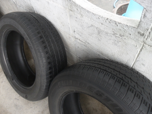 ยาง BRIDGESTONE 235/60R18ปี10 สวยๆ 1 คู่ ราคา 1300 บาท ยาง BRIDGESTONE 235/60R18ปี10 สวยๆ 1 คู่ ราคา 1300 บาท