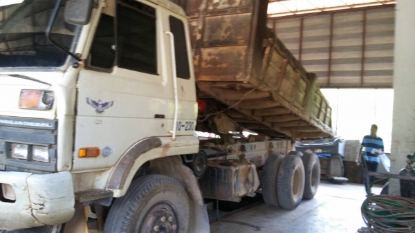 (2คัน)..10ล้อดั้ม230แนง นิสสัน UD CWM430M. ดั้มไม่สวย เครื่องดี คัสซีสวย