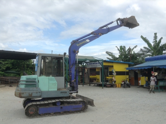 ขายรถขุด YANMAR B50. เก่านอกมีตู้ พร้อมใช้งาน T.0894071471