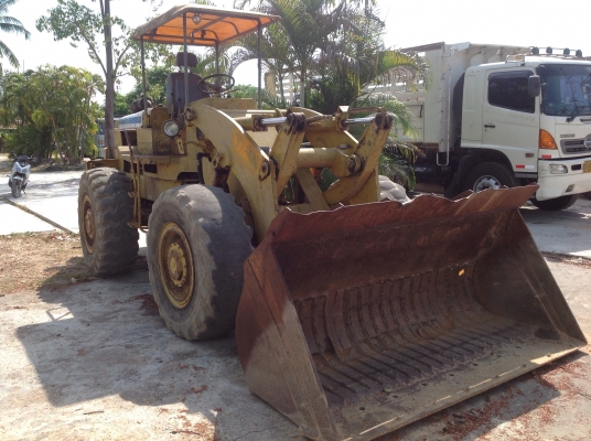 ขายรถตักล้อยาง