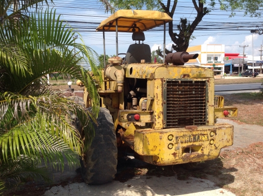 ขายรถตักล้อยาง