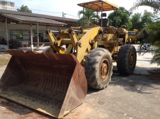 ขายรถตักล้อยาง