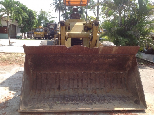 ขายรถตักล้อยาง