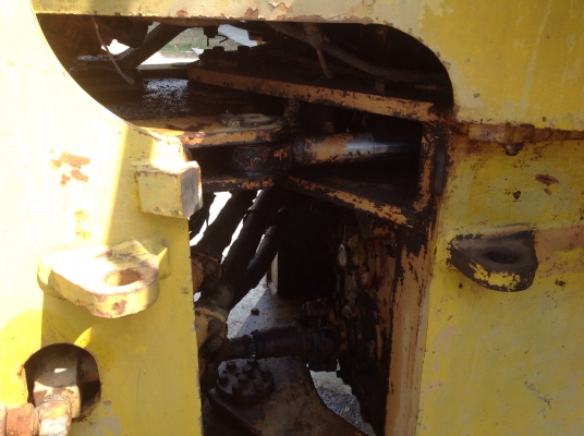 ขายรถตักล้อยาง