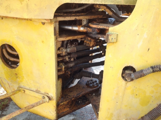 ขายรถตักล้อยาง