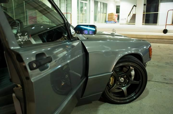 190Eเเต่งซิ่งวิ้งหลังถนน