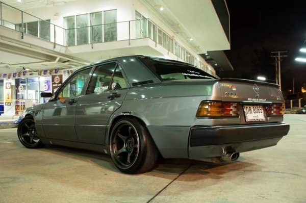 190Eเเต่งซิ่งวิ้งหลังถนน