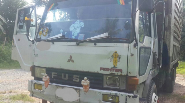 10ล้อเพลาเดียว170แรง FN525M. รถสวย คัสซีสวย เครื่องสวยรถใช้งานอยู่