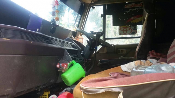 10ล้อเพลาเดียว170แรง FN525M. รถสวย คัสซีสวย เครื่องสวยรถใช้งานอยู่