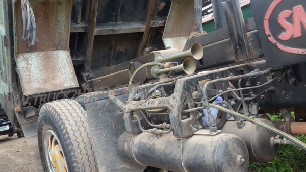 ISUZU 6 ล้อดัมพ์ ปี 2539 195 แรงม้า ยาง 900 ISUZU 6 ล้อดัมพ์ ปี 2539 195 แรงม้า ยาง 900