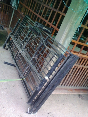 ขายแล้วครับเตียงเหล็กขนาด  6  ฟุต