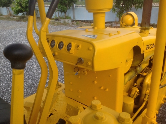 ขายรถแทรกเตอร์Komatsuรุ่นD21-3มือสองญี่ปุ่นไม่เคยใช้งานในไทย