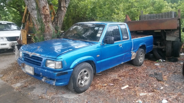 ขายครับรถมาสด้าธันเดอร์เครื่องอีซูซุมังกรดำเครื่องแน่นๆ แอร์เย็นแซสซีสบอดี้ด้านซ้ายผุหน่อยครับจอดนานพวงมาลัยธรรมดา ขาย 58000 บาท