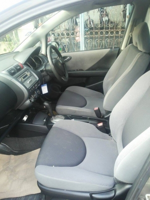 ขายHonda Jazz ปี2005 เกียร์ออโต้7สปีด รถมือเดียว 215,000 ราคาต่อลองได้0843545593