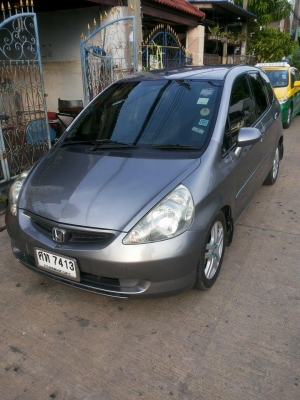 ขายHonda Jazz ปี2005 เกียร์ออโต้7สปีด รถมือเดียว 215,000 ราคาต่อลองได้0843545593