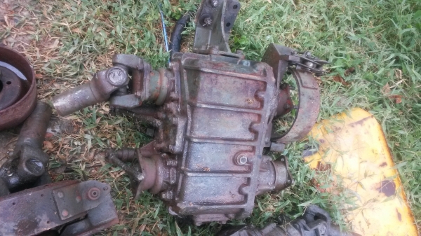 ขายเกียร์สโลรถสิบล้อทหาร4ทิศ3เพลา ลูกล่ะ 35000 บาท สภาพสวยครับตัดมาสดๆ